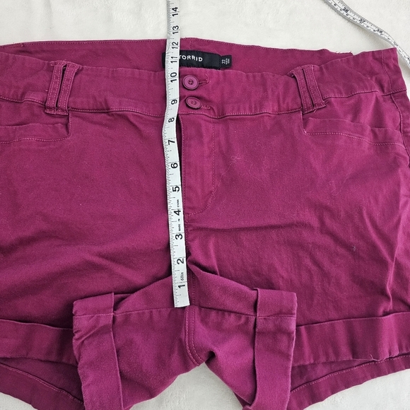 Torrid Burgundy Stretch Chino Shorts Size 22 Cuffed Hem Cotton Blend Plus Size - Picture 6 of 8